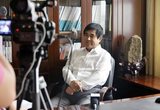 100億富851張信用卡POS機套現2.1億 100億富851張信用卡POS機套現2.1億